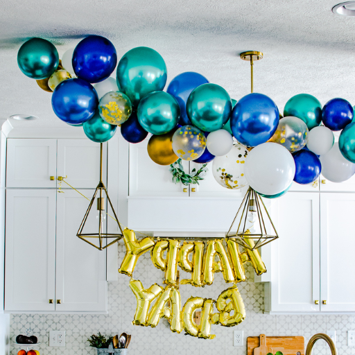 How to Use Balloons to Decorate Without Helium?