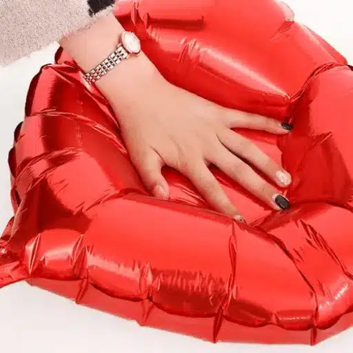 Step-by-Step Guide to Deflate a Foil Balloon Without a Straw