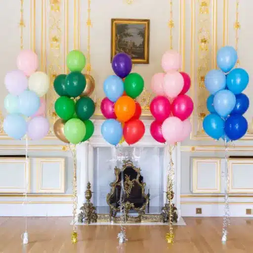 How to Make a Balloon Centerpiece Without Helium