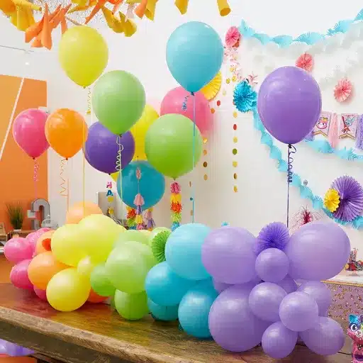 6 DIY Balloon Centerpiece Styles Anyone Can Make