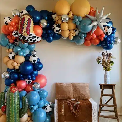 balloon garland vs arch