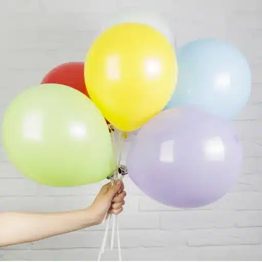 latex balloons vs foil balloons